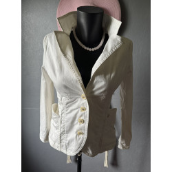 Veste courte écrue cintrée...